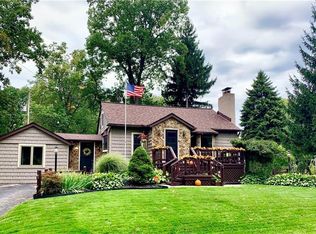 1126 Cherokee Trl, Willoughby, OH 44094