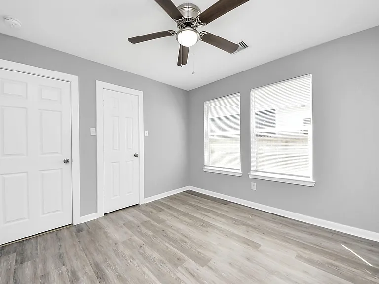 6832 Foster St — Photo 18