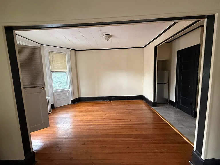 114 Lake St #2F — Photo 3