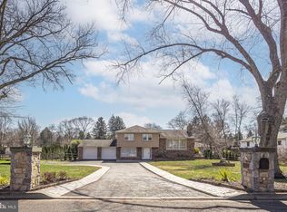 4 Hillside Ln, Yardley, PA 19067