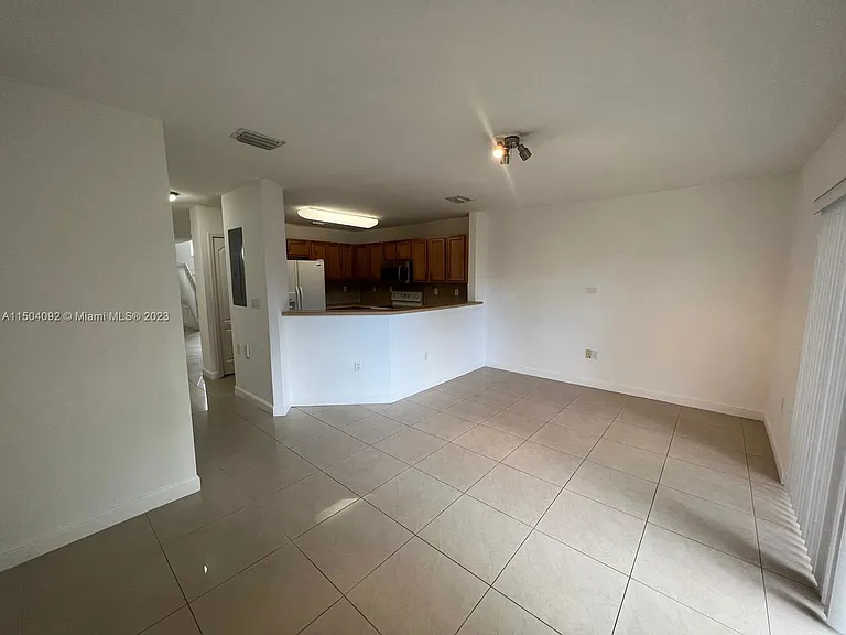 3038 SW 129th Ter — Photo 5