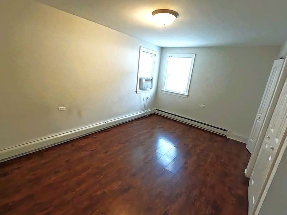 5th image of 420 Marengo Ave APT 4
