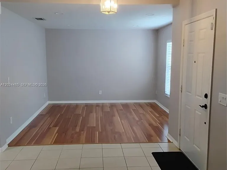 1001 SW Estaugh Ave — Photo 7