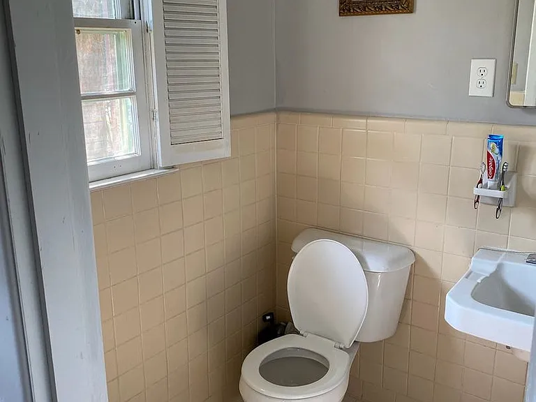 1203 Edgewood Dr — Photo 7