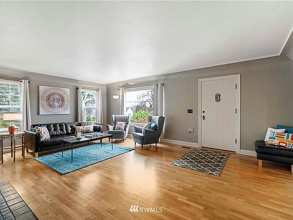 5th image of 233 Rogers St NW