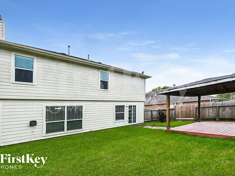 8008 Blue Jay St — Photo 15