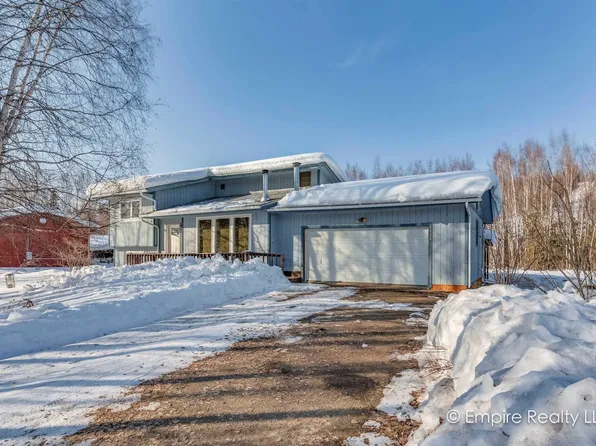 1422 Still Valley Rd E, North Pole, AK 99705