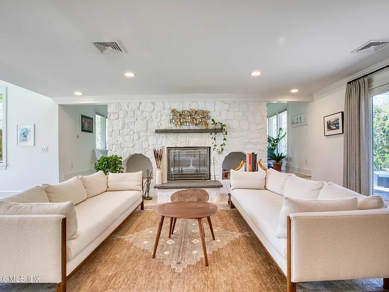 35 Dartmouth Rd — Photo 4