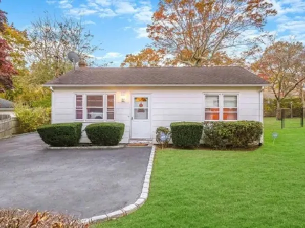 26 Beacon Drive, Sound Beach, NY 11789
