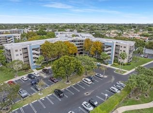 901 Colony Point Cir APT 123, Pembroke Pines, FL 33026