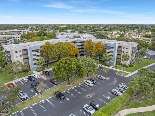 901 Colony Point Circle #123, Pembroke Pines, FL 33026