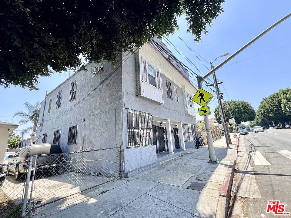 2 bed, 1.0 bath, 910 sqft, $2,000 — Photo 4