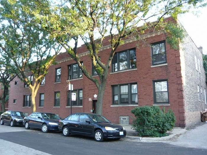 1st image of 2418 N Oakley Ave #2