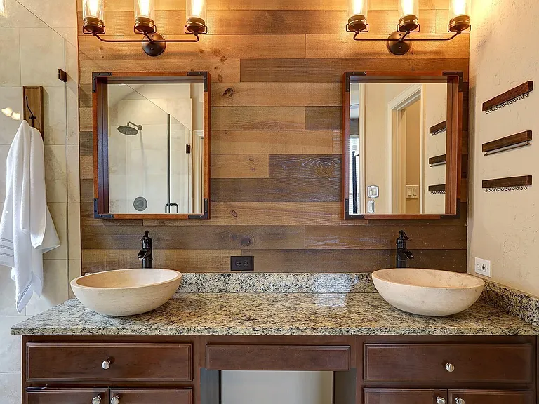 2440 Deerwood Dr — Photo 20