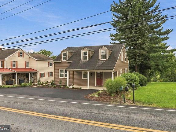 3rd image of 1173 Newport Rd