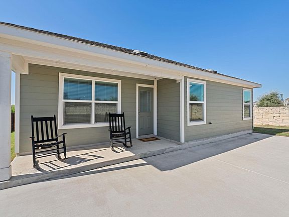 3rd image of 405 Doherty St