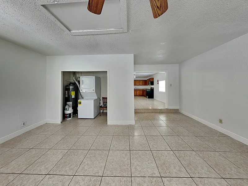3 bed, 2.0 bath, 1580 sqft, $1,975 — Photo 3