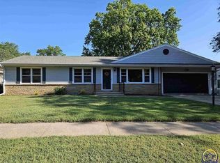 1654 SW Knollwood Dr, Topeka, KS 66611