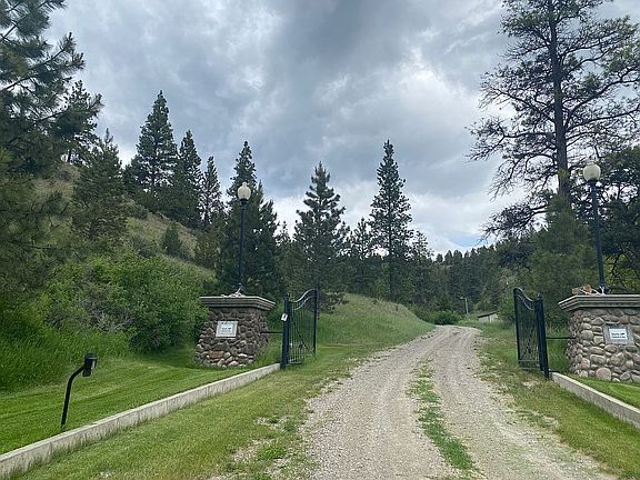 Gated entryway 