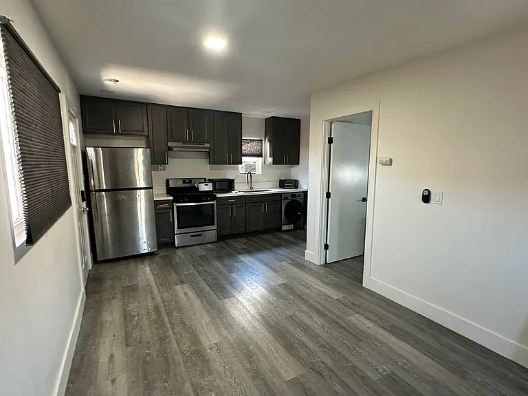 358 Gavin St — Photo 6