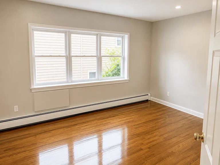 111-112 Lincoln Ave #1A — Photo 5