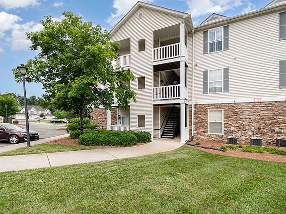 2nd image of 3009 Winston Dr APT 90