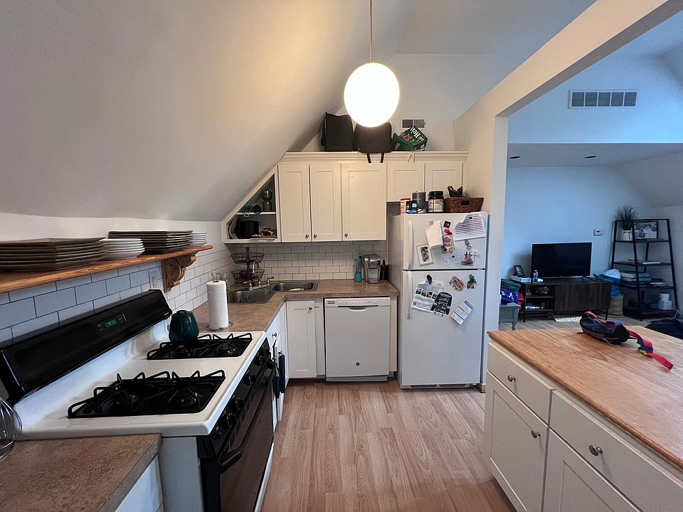 1st image of 119 Roup Ave APT 3