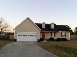 203 Leggett Ct, Richlands, NC 28574