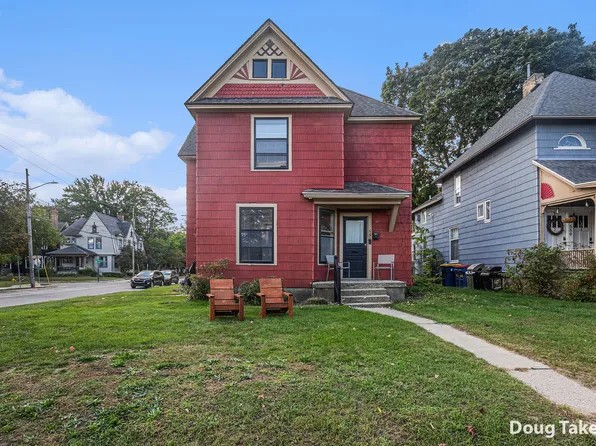 556 Lyon St NE, Grand Rapids, MI 49503