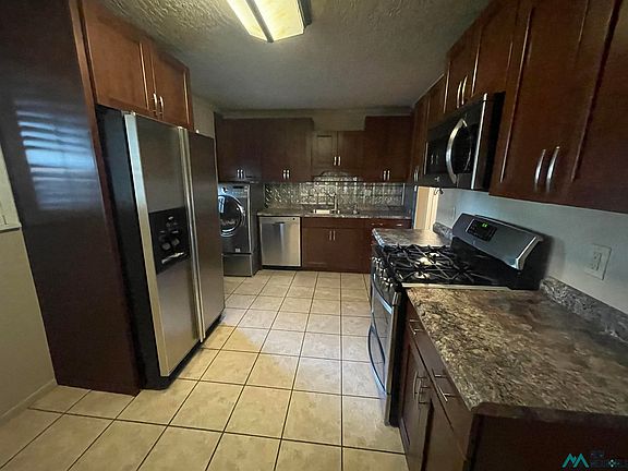 3rd image of 1706 N Gila Dr