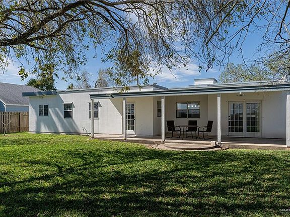 2nd image of 302 Mesquite Dr