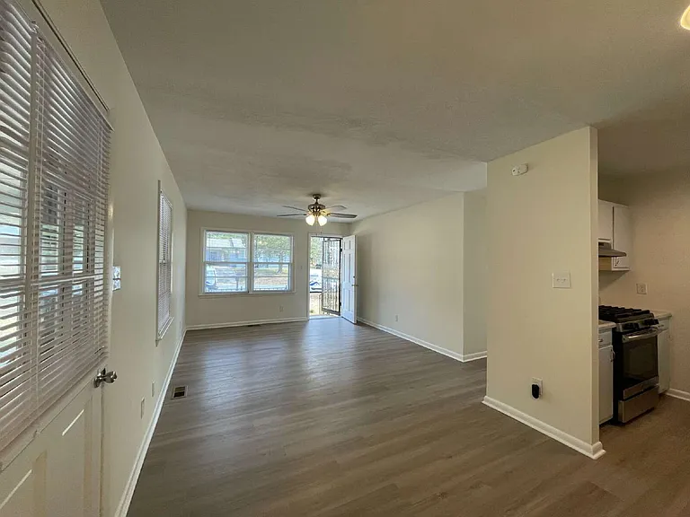 718 Dwain Dr — Photo 6