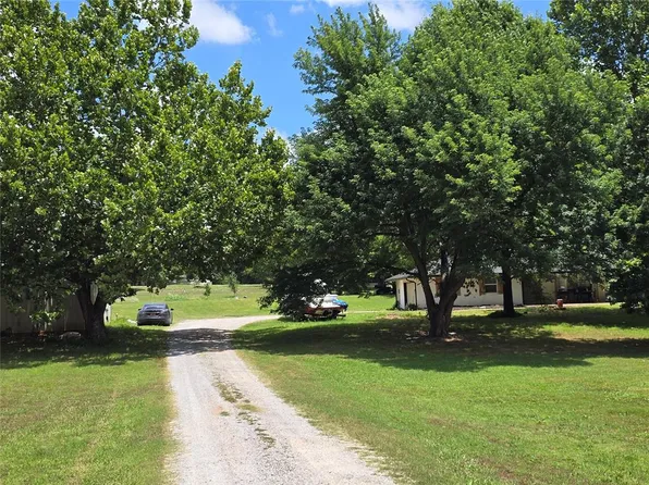 859 S Morgan Rd, Blanchard, OK 73010