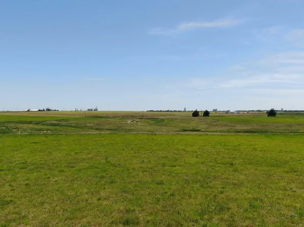 18542 Aileen Ave, Russell, KS 67665