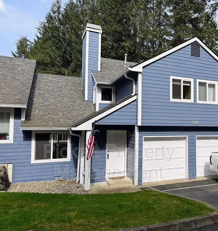 Building Photo - 1300 NW Slate Ln #103