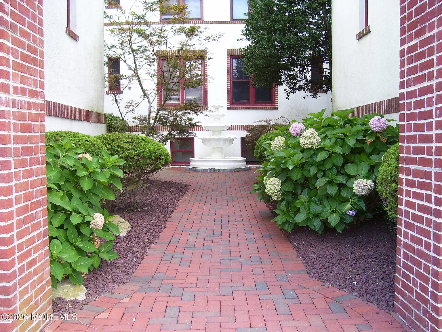 2 bed, 667 sqft, $2,700 — Photo 4