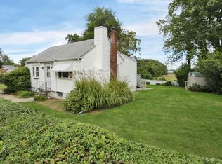 933 Woodmere Dr, Keyport, NJ