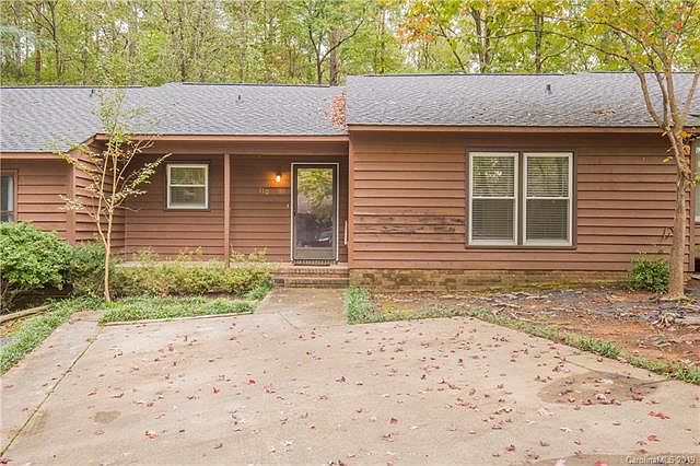 1st image of 110 Foxwood Village Dr