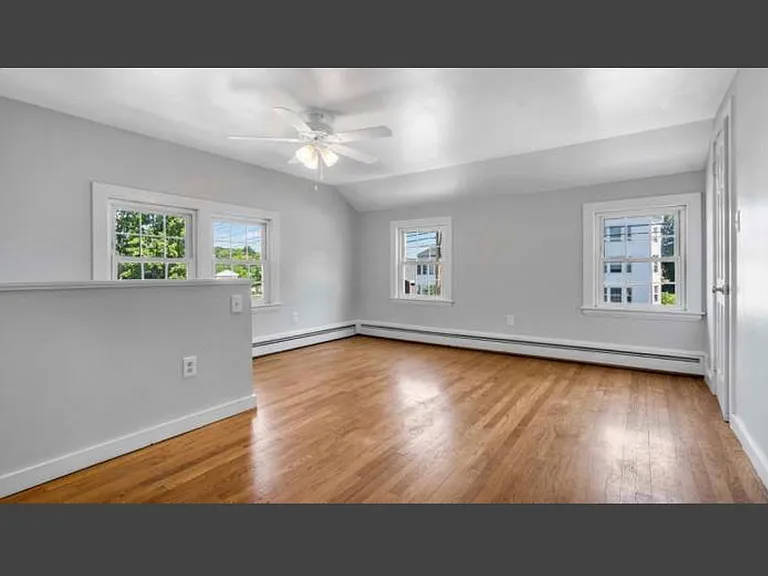 324 Elm St #B — Photo 11