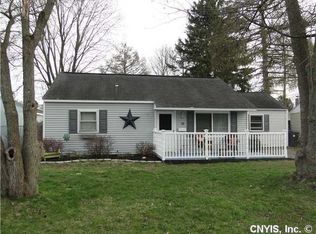 10 Waterbury Dr, North Syracuse, NY 13212