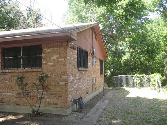 3rd image of 4220 Southern Hills Dr