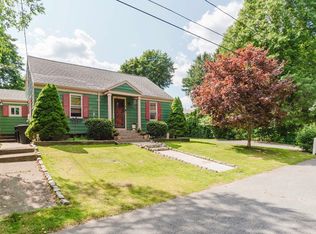 18 Norfolk Ave, Dartmouth, MA 02747