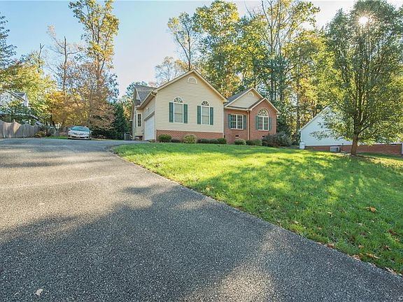 3rd image of 1731 Pulliam St