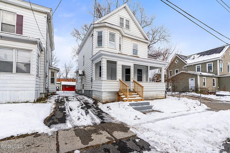 2nd image of 3 Mapleridge Avenue
