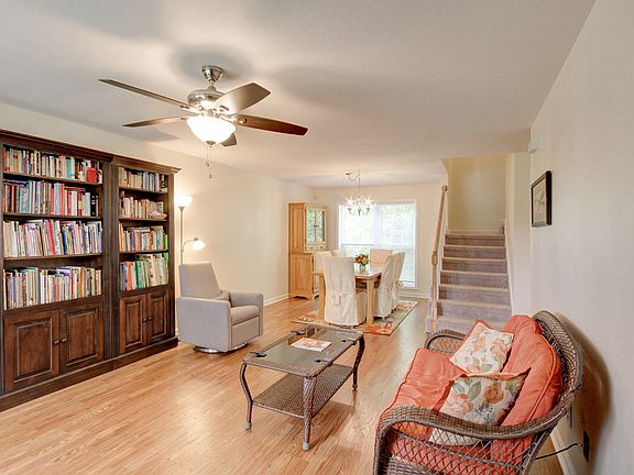 2nd image of 592 Edinburgh Way