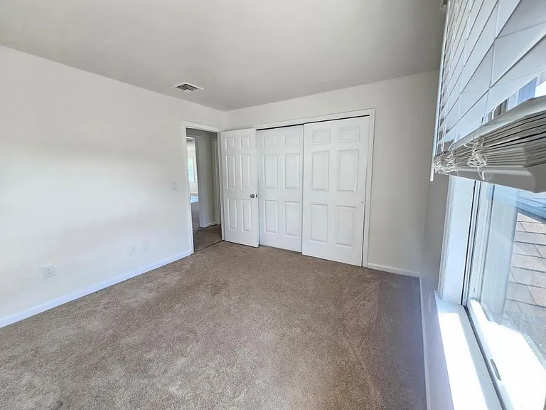 100 Quarry Rd — Photo 23