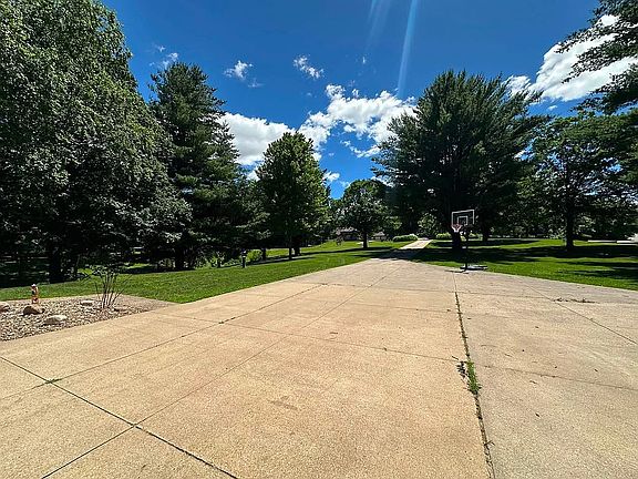 3rd image of 103 Blake Rd