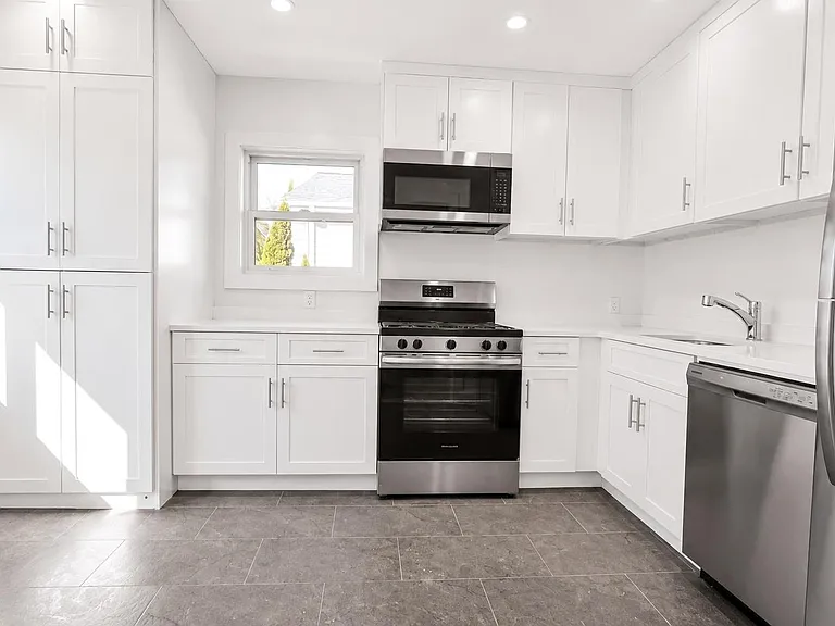 43 Yennicock Ave #2 — Photo 6