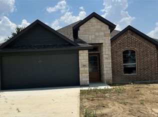 319 Osage Ct, Krum, TX 76249