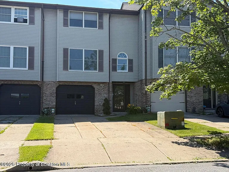 37 Flood Dr — Photo 1